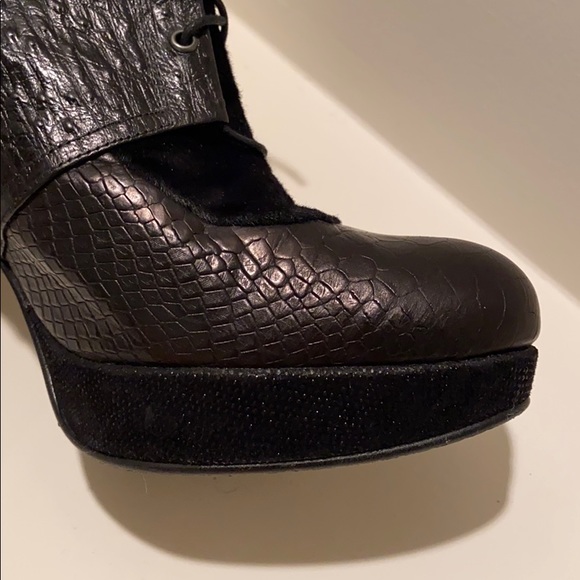 Stuart Weitzman Booties Size 10.5 - Picture 14 of 16